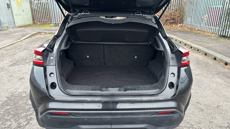 Nissan Juke 1.0 DiG-T N-Connecta 5dr Petrol Hatchback